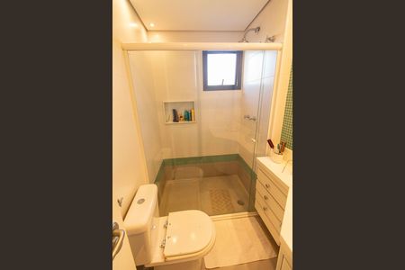 Apartamento à venda com 200m², 4 quartos e 4 vagas Apartamento à venda com 200m², 4 quartos e 4 vagasBanheiro da Suíte 1