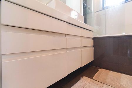 Apartamento à venda com 200m², 4 quartos e 4 vagas Apartamento à venda com 200m², 4 quartos e 4 vagasBanheiro da Suíte 3