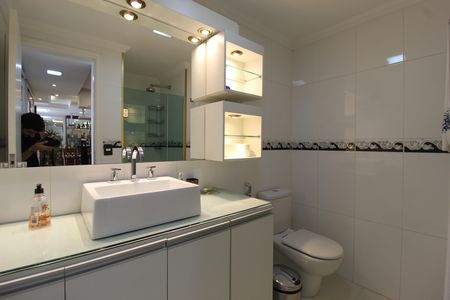 Apartamento para alugar com 68m², 2 quartos e 2 vagasBanheiro