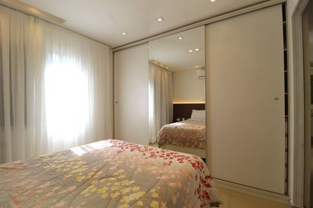 Quarto 1 de apartamento à venda com 2 quartos, 68m² em Itaim Bibi, São Paulo