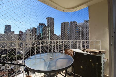 Apartamento para alugar com 68m², 2 quartos e 2 vagasVaranda
