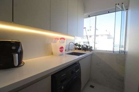 Apartamento à venda com 69m², 2 quartos e 2 vagasÁrea de serviço