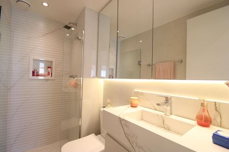 Apartamento à venda com 69m², 2 quartos e 2 vagasBanheiro social