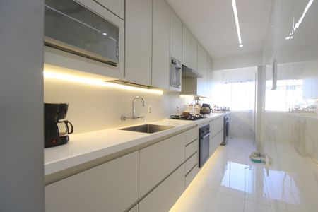 Apartamento à venda com 69m², 2 quartos e 2 vagasCozinha