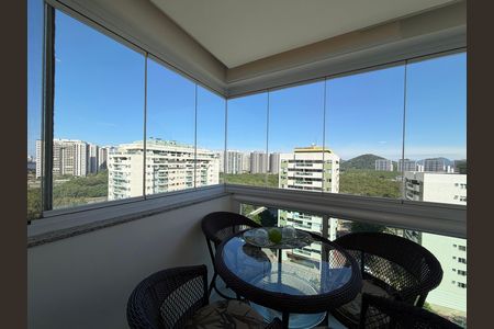Apartamento à venda com 69m², 2 quartos e 2 vagasSala - Varanda