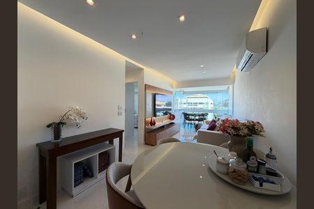 Apartamento à venda com 69m², 2 quartos e 2 vagasSala
