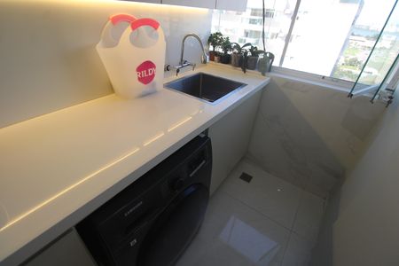 Apartamento à venda com 69m², 2 quartos e 2 vagasÁrea de serviço