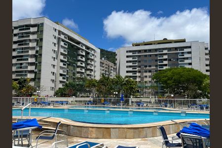 Apartamento à venda com 69m², 2 quartos e 2 vagasÁrea comum - Piscina