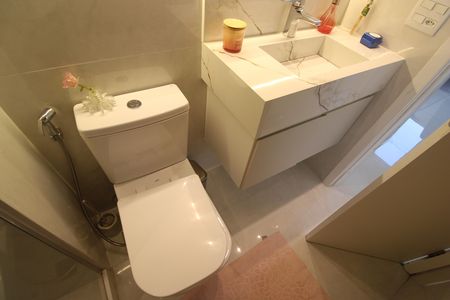 Apartamento à venda com 69m², 2 quartos e 2 vagasBanheiro social