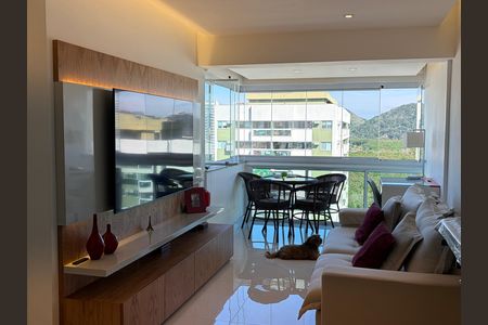 Apartamento à venda com 69m², 2 quartos e 2 vagasSala
