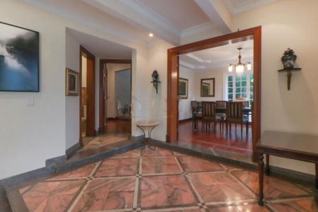 Casa à venda com 3 quartos, 550m² em Jardim Leonor, São Paulo