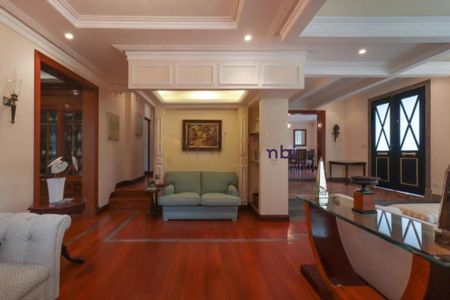 Casa à venda com 3 quartos, 550m² em Jardim Leonor, São Paulo