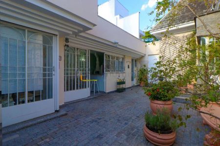 Casa à venda com 3 quartos, 550m² em Jardim Leonor, São Paulo
