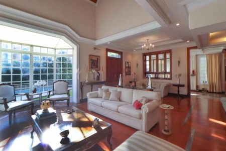 Casa à venda com 3 quartos, 550m² em Jardim Leonor, São Paulo