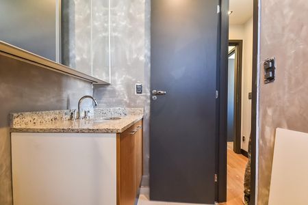 Apartamento para alugar com 63m², 2 quartos e 1 vaga Apartamento para alugar com 63m², 2 quartos e 1 vagaBanheiro da suíte