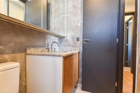 Apartamento para alugar com 63m², 2 quartos e 1 vaga Apartamento para alugar com 63m², 2 quartos e 1 vagaBanheiro da suíte