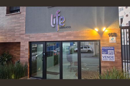 Studio à venda com 25m², 1 quarto e 1 vaga Studio à venda com 25m², 1 quarto e 1 vagaFachada