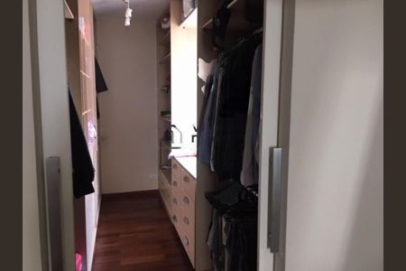 Casa à venda com 3 quartos, 270m² em Jardim Leonor, São Paulo