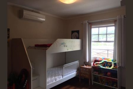 Casa à venda com 3 quartos, 270m² em Jardim Leonor, São Paulo