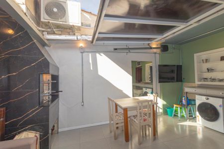 Casa à venda com 100m², 2 quartos e 1 vaga