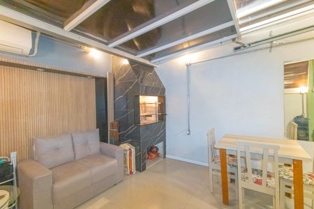 Casa à venda com 100m², 2 quartos e 1 vaga