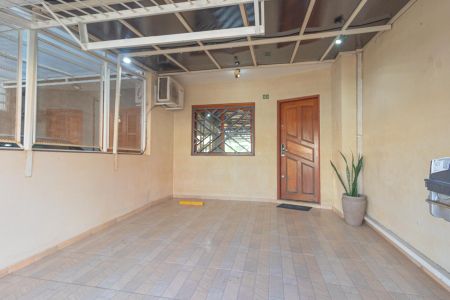 Casa à venda com 100m², 2 quartos e 1 vaga