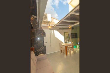 Casa à venda com 100m², 2 quartos e 1 vaga