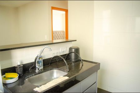 Cozinha de apartamento para alugar com 2 quartos, 39m² em Residencial Itamaracá, Goiânia
