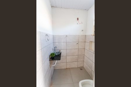 Casa para alugar com 360m², 5 quartos e sem vaga Casa para alugar com 360m², 5 quartos e sem vagaBanheiro Social da Casa dos Fundos 1