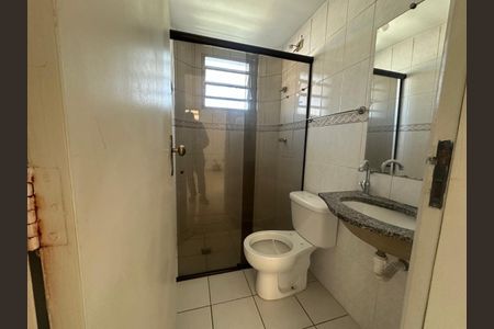 Banheiro social de apartamento para alugar com 2 quartos, 45m² em Jardim Montanhês, Belo Horizonte