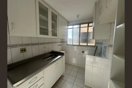 Cozinha de apartamento para alugar com 2 quartos, 45m² em Jardim Montanhês, Belo Horizonte