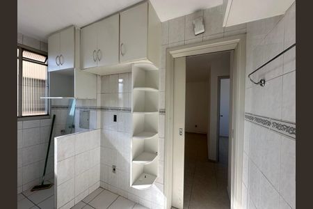 Cozinha de apartamento para alugar com 2 quartos, 45m² em Jardim Montanhês, Belo Horizonte