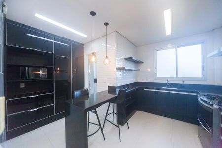 Apartamento para alugar com 115m², 2 quartos e 3 vagas Apartamento para alugar com 115m², 2 quartos e 3 vagasCozinha