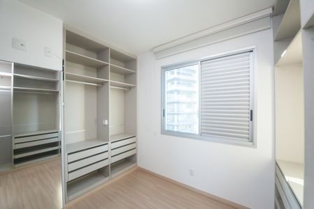Apartamento para alugar com 115m², 2 quartos e 3 vagas Apartamento para alugar com 115m², 2 quartos e 3 vagasCloset da suíte / quarto 2