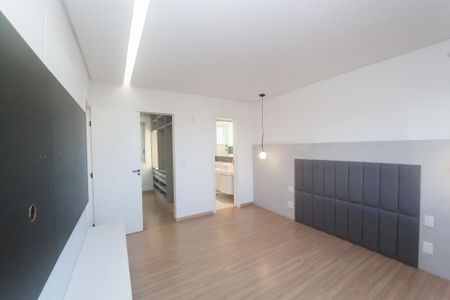 Apartamento para alugar com 115m², 2 quartos e 3 vagas Apartamento para alugar com 115m², 2 quartos e 3 vagassuite