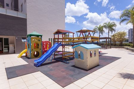 Apartamento para alugar com 115m², 2 quartos e 3 vagas Apartamento para alugar com 115m², 2 quartos e 3 vagasÁrea comum - Playground