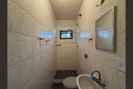Casa de condomínio para alugar com 70m², 2 quartos e sem vaga Casa de condomínio para alugar com 70m², 2 quartos e sem vagaBanheiro