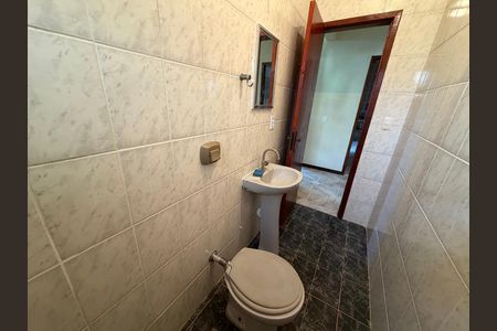 Banheiro  de casa de condomínio para alugar com 2 quartos, 70m² em Taquara, Rio de Janeiro