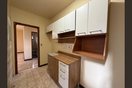 Cozinha  de casa de condomínio para alugar com 2 quartos, 70m² em Taquara, Rio de Janeiro