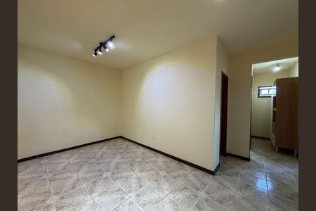 Casa de condomínio para alugar com 70m², 2 quartos e sem vaga Casa de condomínio para alugar com 70m², 2 quartos e sem vagaSala