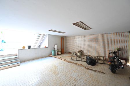 Garagem de casa à venda com 4 quartos, 260m² em Vila da Saúde, São Paulo