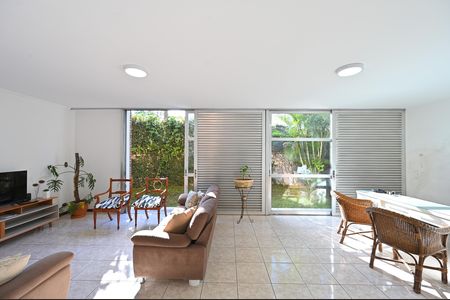 Sala de casa à venda com 4 quartos, 260m² em Vila da Saúde, São Paulo