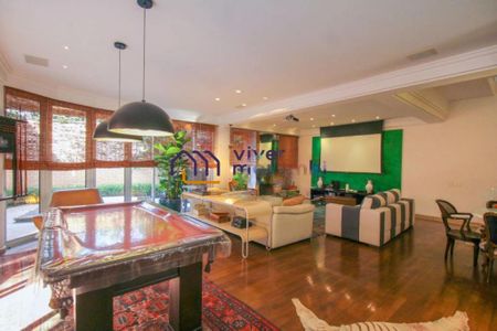 Casa à venda com 606m², 3 quartos e 6 vagas