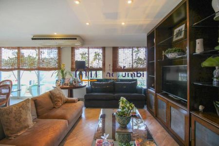 Casa à venda com 606m², 3 quartos e 6 vagas