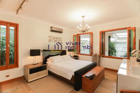 Casa à venda com 3 quartos, 200m² em Vila Sonia, São Paulo
