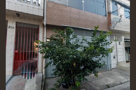 Casa para alugar com 40m², 1 quarto e sem vaga Casa para alugar com 40m², 1 quarto e sem vagaFachada