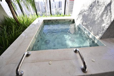 Apartamento à venda com 65m², 2 quartos e 1 vaga