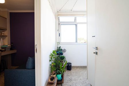 Apartamento à venda com 156m², 3 quartos e 2 vagas Apartamento à venda com 156m², 3 quartos e 2 vagasÁrea de Serviço