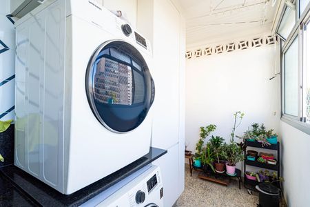 Apartamento à venda com 156m², 3 quartos e 2 vagas Apartamento à venda com 156m², 3 quartos e 2 vagasÁrea de Serviço