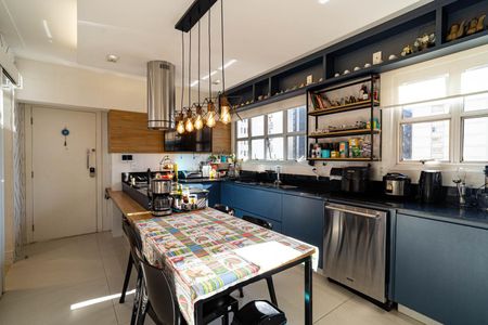 Apartamento à venda com 156m², 3 quartos e 2 vagas Apartamento à venda com 156m², 3 quartos e 2 vagasCozinha